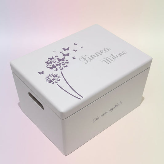 Erinnerungsbox Baby in Lila mit Schmetterling